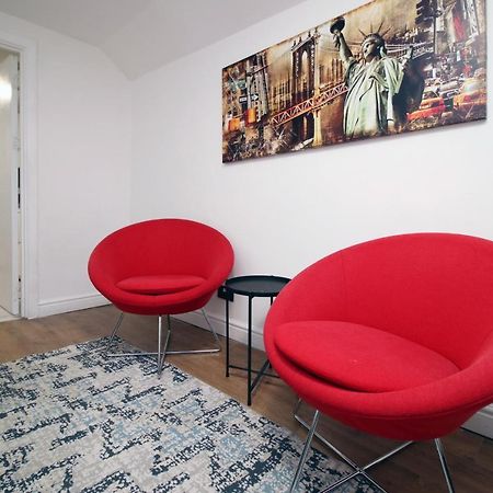 סוואנסי Lovely Studio Flat With Free Parking - Near To City Center מראה חיצוני תמונה