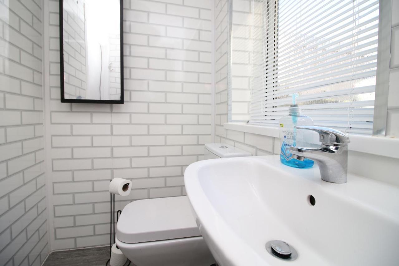 סוואנסי Lovely Studio Flat With Free Parking - Near To City Center מראה חיצוני תמונה