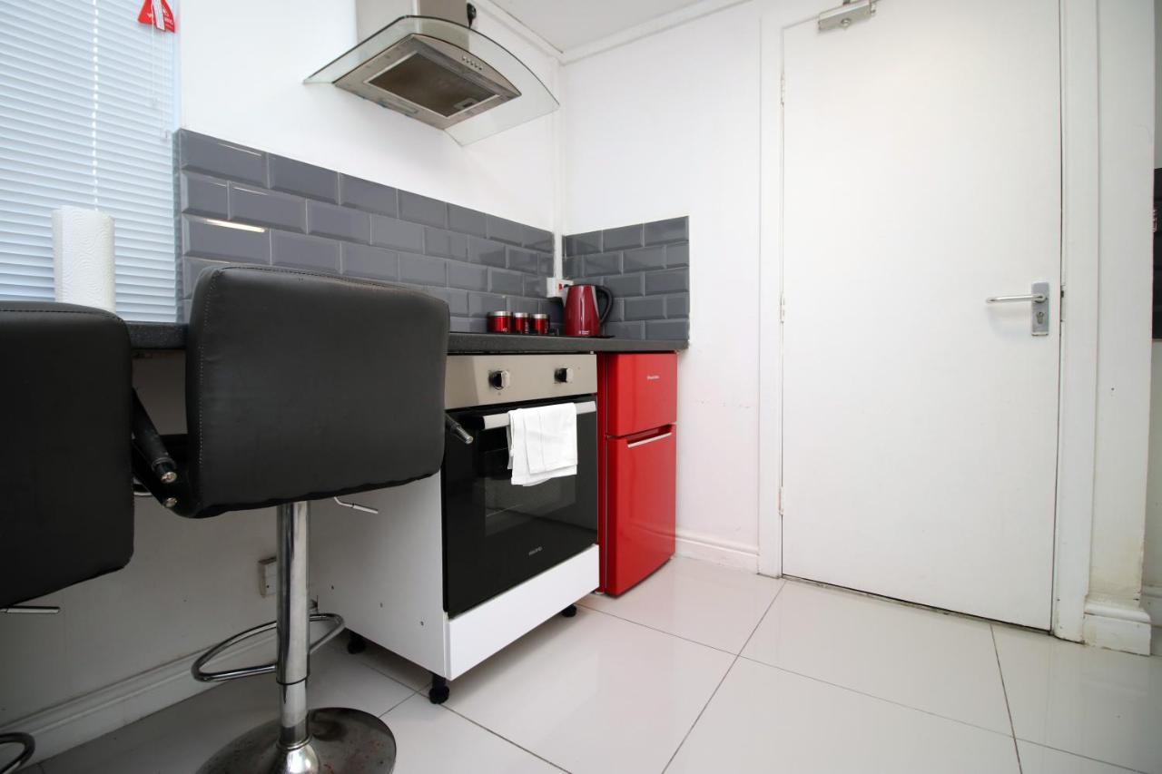 סוואנסי Lovely Studio Flat With Free Parking - Near To City Center מראה חיצוני תמונה