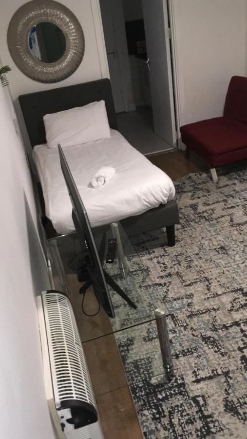 סוואנסי Lovely Studio Flat With Free Parking - Near To City Center חדר תמונה
